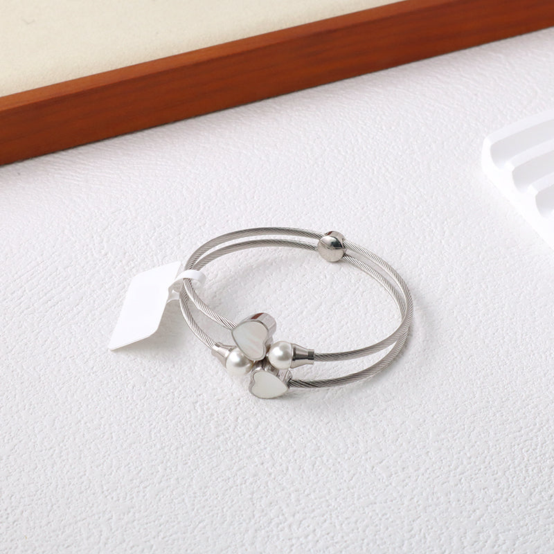 Customized Good Quality Women Wholesale Jewelry Open No Tarnish Shell Love Heart Charm Stainless Steel Expandable Bangle Bracelet