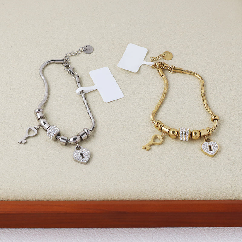 Manufacture New Wholesale Ajustable CZ Gold Plated Stainless Steel Key Heart Charm Bangle Jewelry China Factory Fashion Custom Women Heart Key Bracelet