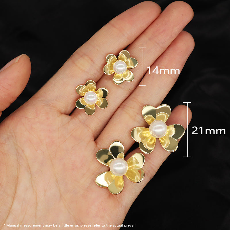 Wholesale Customized Fashion Dainty Trendy Small Gold Flower Earrings Jewelry Gold Plated Shell Flower Stud Earrings For Women