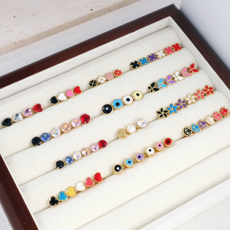 Customized Wholesale Dainty Women Red Pink Black Gold Plated Glass Crystal Love Heart Stainless Steel Stud Earrings For Gift
