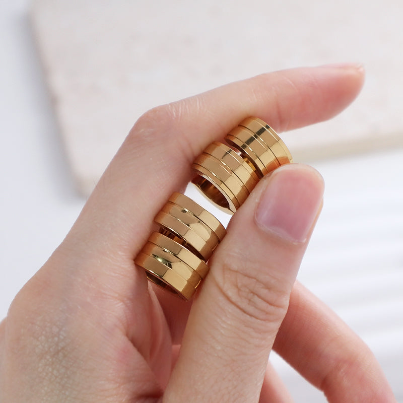 New Arrival Custom Fashion Wholesale Small Hoop Earring Women Gift Jewelry Gold Plated Stainless Steel Huggie Hoop Earrings