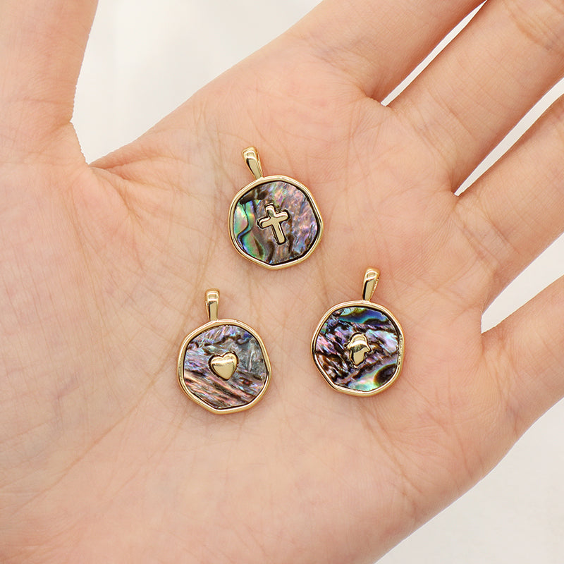 Custom China DIY Round Cross Charm Pendant Accessories Jewelry Gold Plated Hand Heart Cross Natural Shell Pendant For Necklace