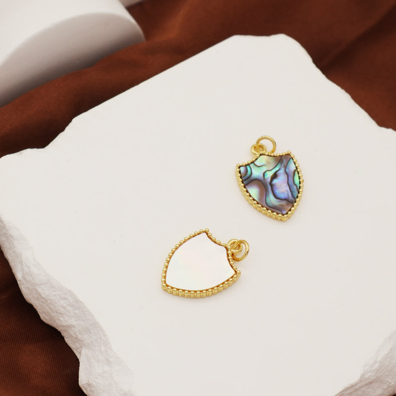 Good Quality Manufacture Shell Charm Pendant Jewelry Wholesale Custom DIY Gold Plated Natural Shell Pendant For Necklace Making