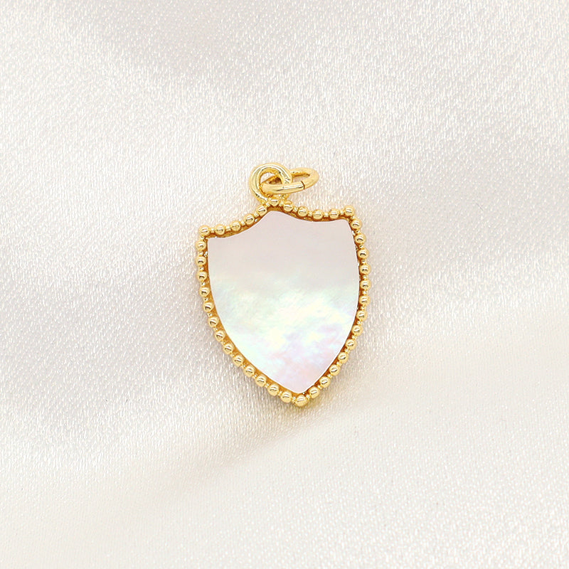 Good Quality Manufacture Shell Charm Pendant Jewelry Wholesale Custom DIY Gold Plated Natural Shell Pendant For Necklace Making