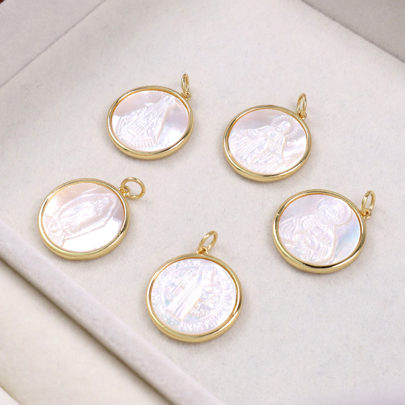 New Design Wholesale Factory Manufacture Shell Charm Pendant Jewelry Custom Gold Plated Natural Shell Pendant For Necklace