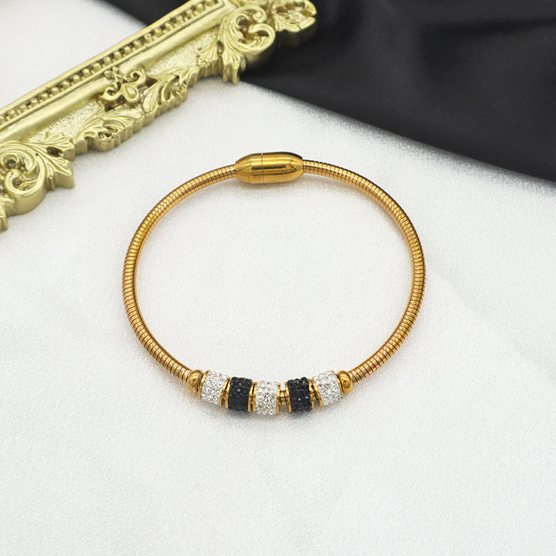 Wholesales 2023 fashion jewelry 18k gold plated stainless steel designer charms bracelets bangle