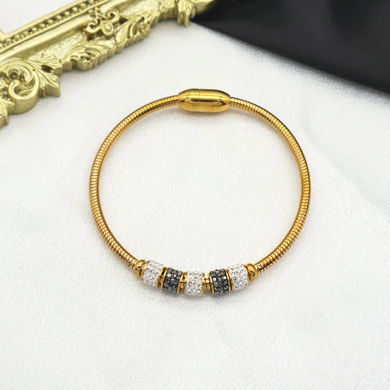 Wholesales 2023 fashion jewelry 18k gold plated stainless steel designer charms bracelets bangle