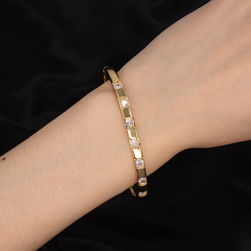 Good Quality Wholesale Fashion Women Gift China Factory Manufacture Gold Plated CZ Cuff Bangle Bracelet