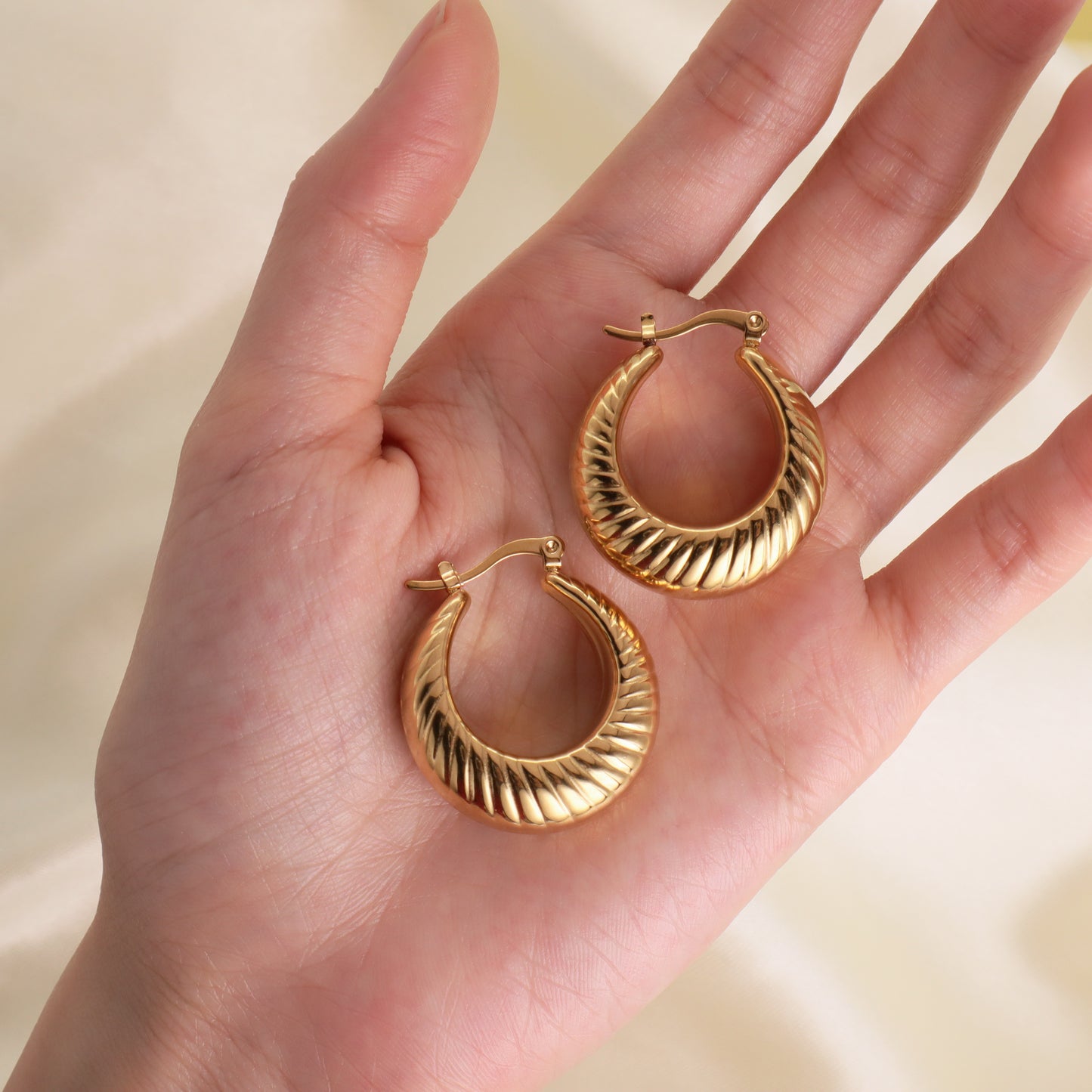 Hot Selling Manufacture Wholesale Factory Custom Chunky Earring Gold Plated Stainless Steel Gold Fill Hoop Earrings For Women