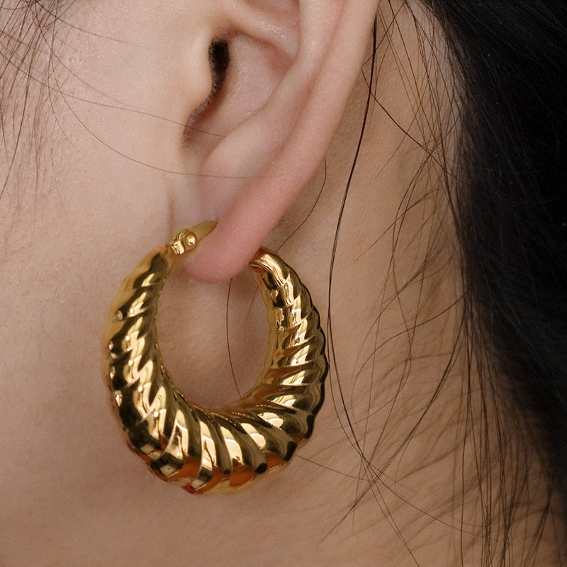 Unique Design Wholesale Custom Trendy Earring Jewelry Gold Plated Stainless Steel Chunky Hollowed Large Hoops Earrings For Women