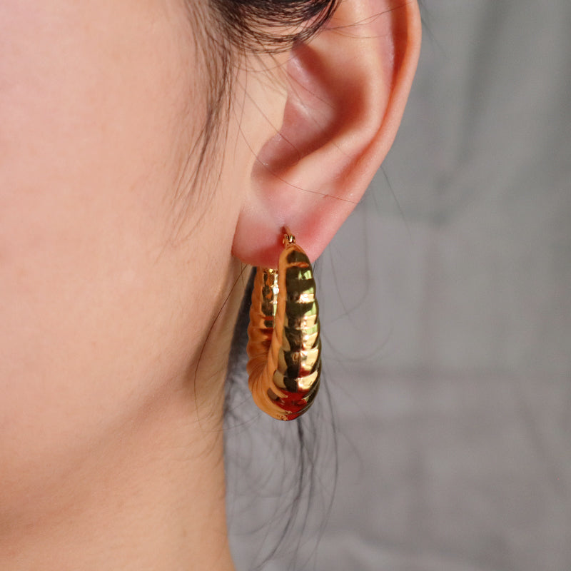 Unique Design Wholesale Custom Trendy Earring Jewelry Gold Plated Stainless Steel Chunky Hollowed Large Hoops Earrings For Women