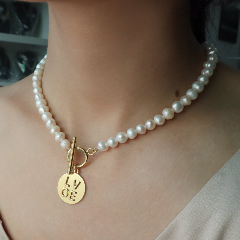 OEM Factory Manufacture Women Gold plated OT Clasp Toggle Round Eyes Love pendant Choker Necklace Fresh Water Pearl Jewelry necklace