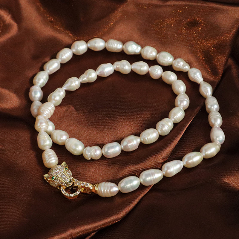 Handmade Wholesale Custom Gold Plated CZ Brass Leopard Clasp 10mm Natural Freshwater Pearl Leopard Pendant Necklace For Women