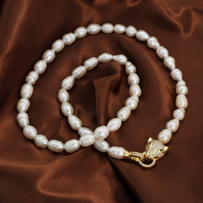 Handmade Wholesale Custom Gold Plated CZ Brass Leopard Clasp 10mm Natural Freshwater Pearl Leopard Pendant Necklace For Women