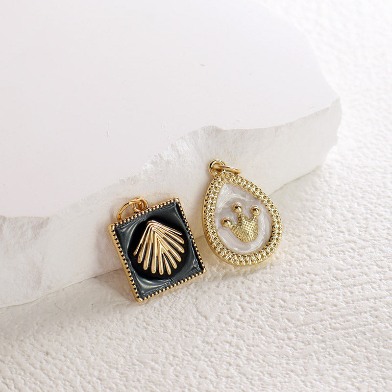 Wholesale Women Factory Custom DIY Enamel Black White Crown Charm Pendant Jewelry Gold Plated Crown Shell Pendant For Necklace