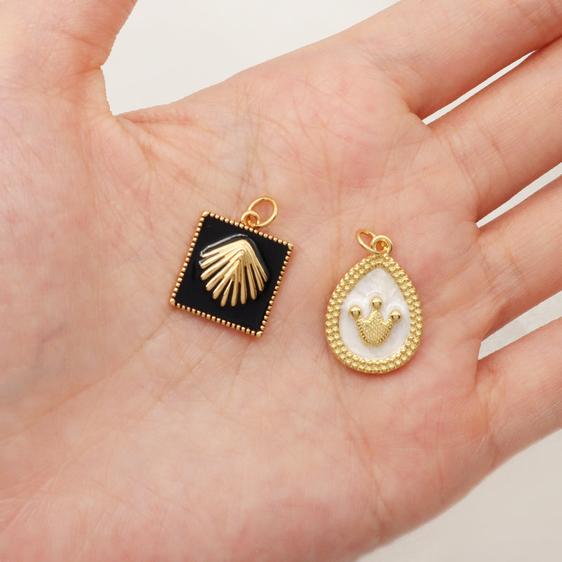 Wholesale Women Factory Custom DIY Enamel Black White Crown Charm Pendant Jewelry Gold Plated Crown Shell Pendant For Necklace