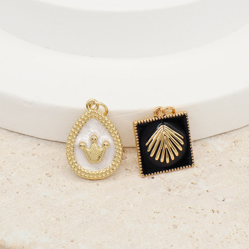 Wholesale Women Factory Custom DIY Enamel Black White Crown Charm Pendant Jewelry Gold Plated Crown Shell Pendant For Necklace