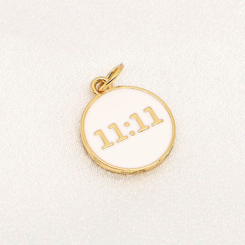 Factory Customized Diy Wholesale Red White Black Charm Pendant Jewelry Gold Plated Enamel Round Pendant For Necklace Making