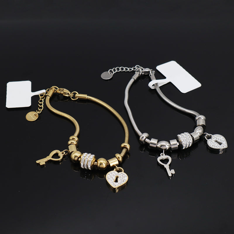 Manufacture New Wholesale Ajustable CZ Gold Plated Stainless Steel Key Heart Charm Bangle Jewelry China Factory Fashion Custom Women Heart Key Bracelet