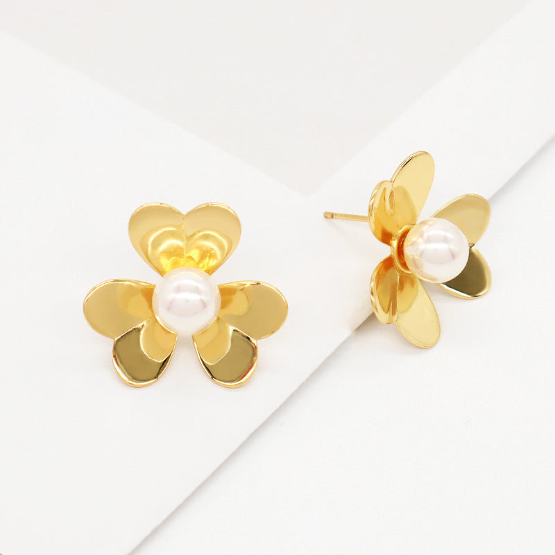 Wholesale Customized Fashion Dainty Trendy Small Gold Flower Earrings Jewelry Gold Plated Shell Flower Stud Earrings For Women