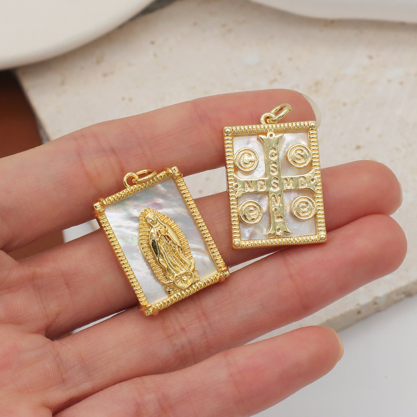 Wholesale Trendy Women Custom Rectangle Shell Cross Jewelry Fashion Gold Plating Shells Necklace Pendant Charm