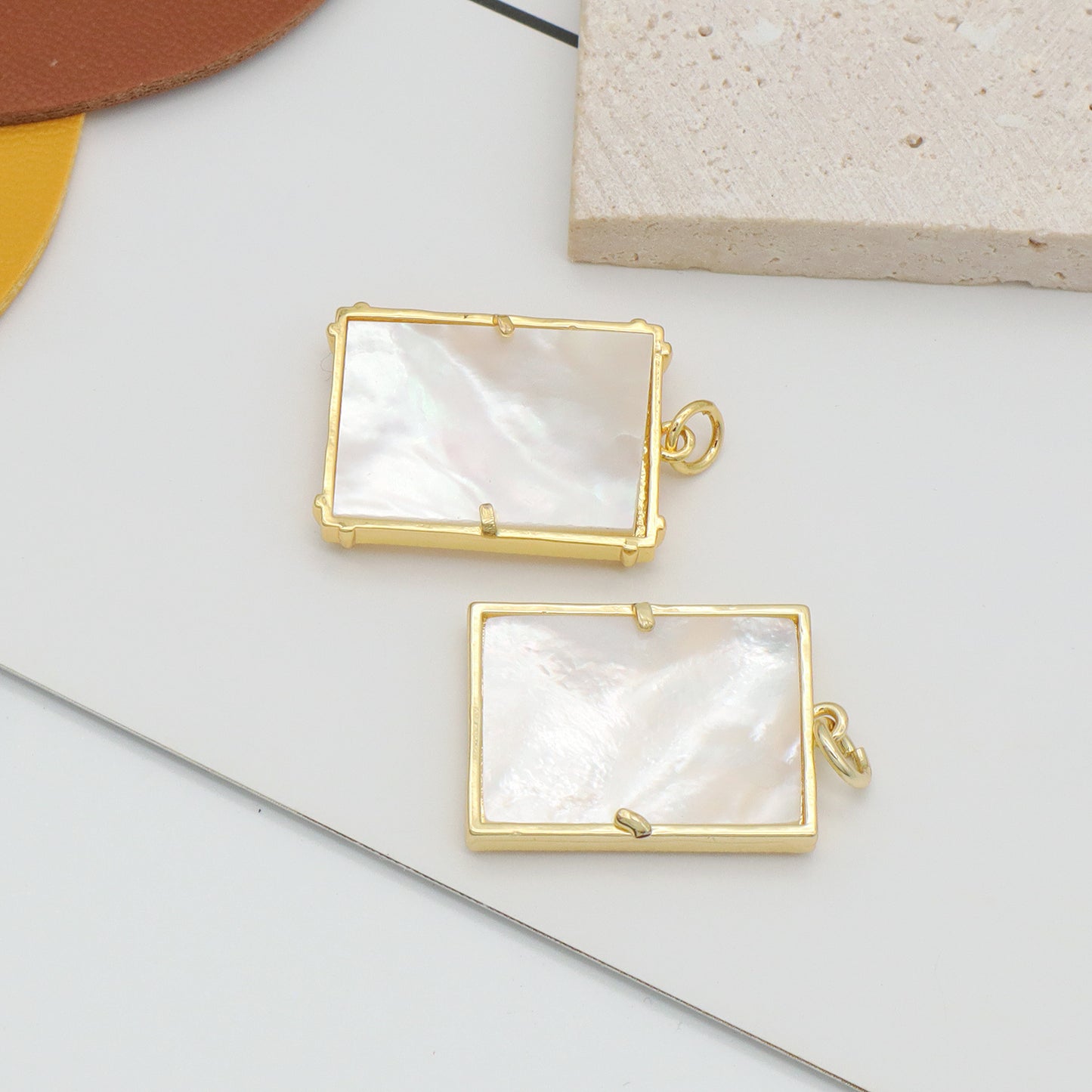 Wholesale Trendy Women Custom Rectangle Shell Cross Jewelry Fashion Gold Plating Shells Necklace Pendant Charm