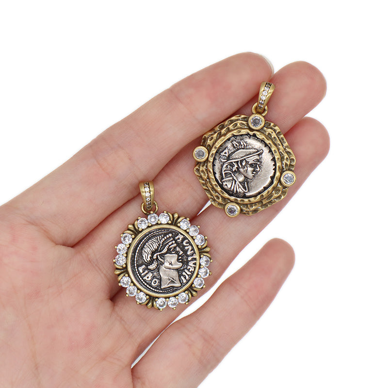 China Factory Wholesale Customized Women Men Round Charm Necklace Pendant Jewelry CZ Gold Plated Vintage Head Sculpture Pendant