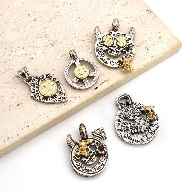 Good Quality Oem Factory Wholesale Customized  Vintage Brass Pendant Necklace Charm  Gold Plated Pendant For Diy Jewelry Making