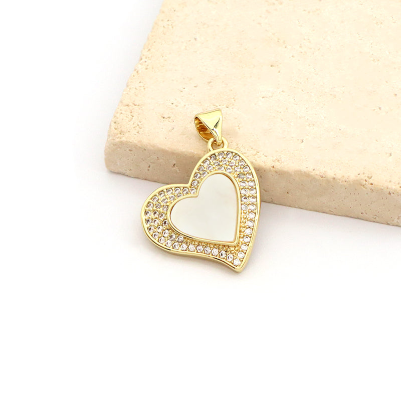 Hot Selling Factory  Wholesale Romantic Gold Plated Heart Charm Jewelry Accessories Women Shell Enamel Heart Shape Pendant