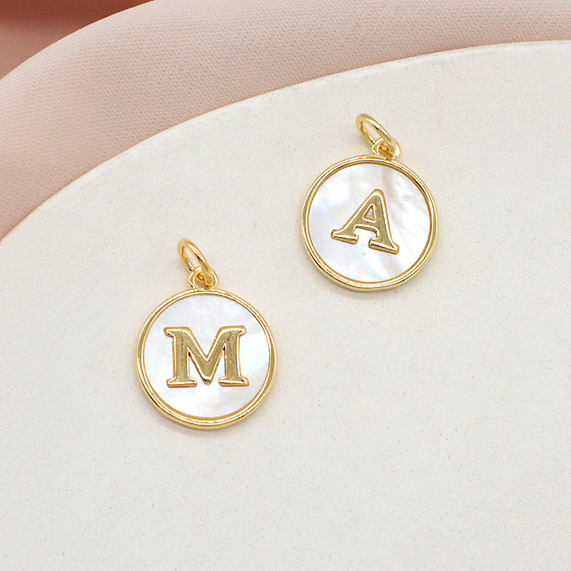 New Wholesale Custom Fashionable Factory Charm Necklace Pendant Gold Plated Round Letter Shell Pendant For Jewelry