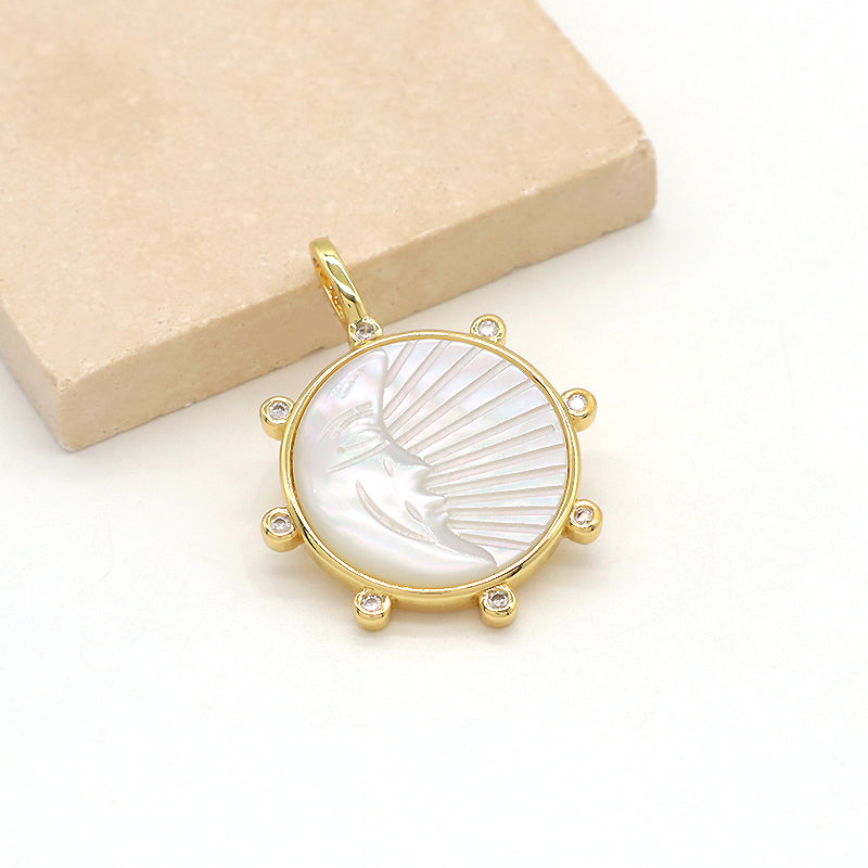 Good Quality Manufacture Moon Shell Charm Pendant Jewelry Wholesale Custom DIY Gold Plated Natural Shell Pendant For Necklace Making