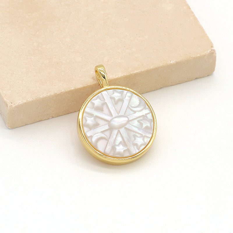 Wholesale Customized DIY Jewelry Sun Charm Pendant Gold Plated Natural Shell Pendant For Necklace