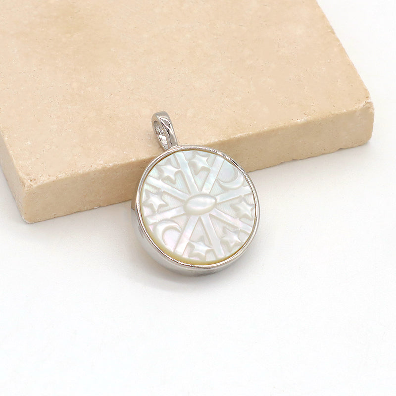 Wholesale Customized DIY Jewelry Sun Charm Pendant Gold Plated Natural Shell Pendant For Necklace