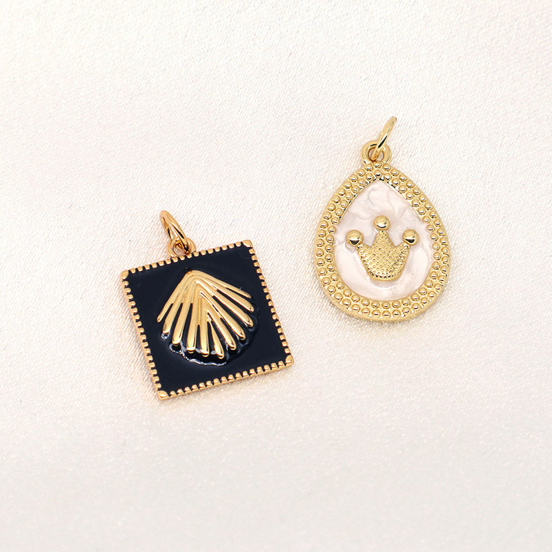 Wholesale Women Factory Custom DIY Enamel Black White Crown Charm Pendant Jewelry Gold Plated Crown Shell Pendant For Necklace