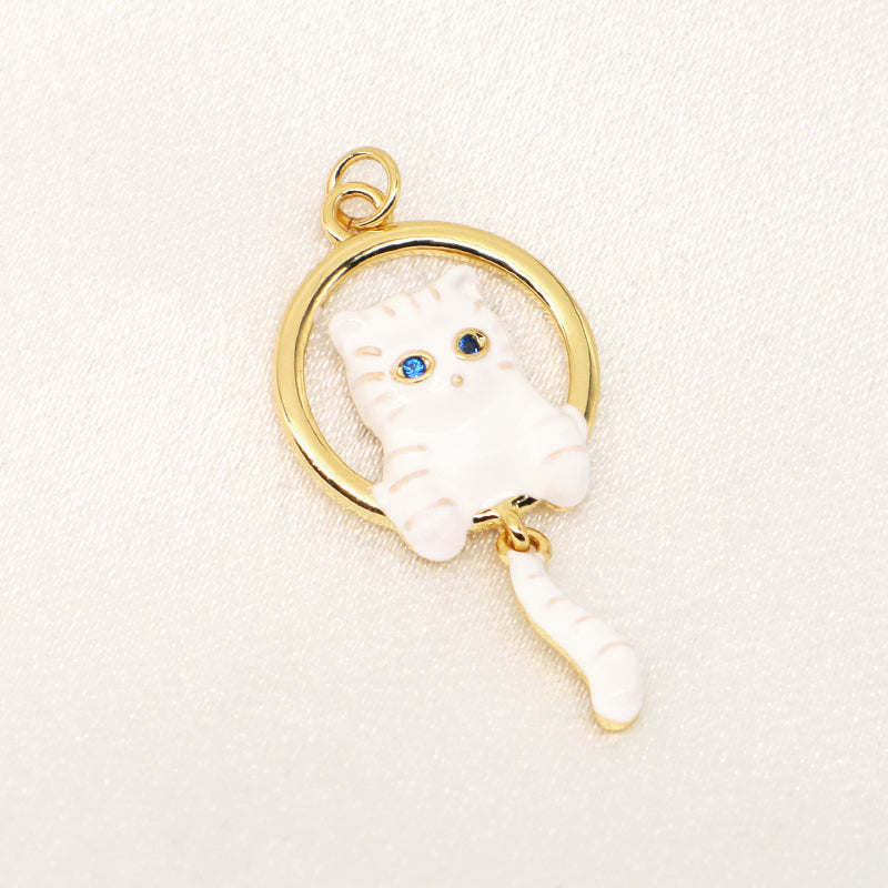 Custom DIY Wholesale Trendy Women Girl Cute Cat Charm Pendant Jewelry Gold Plated CZ White Grey Cat Pendant For Necklace Making