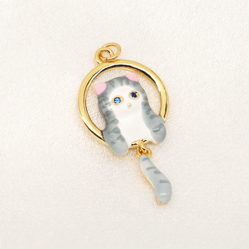 Custom DIY Wholesale Trendy Women Girl Cute Cat Charm Pendant Jewelry Gold Plated CZ White Grey Cat Pendant For Necklace Making
