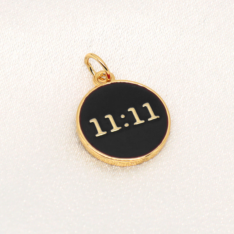 Factory Customized Diy Wholesale Red White Black Charm Pendant Jewelry Gold Plated Enamel Round Pendant For Necklace Making